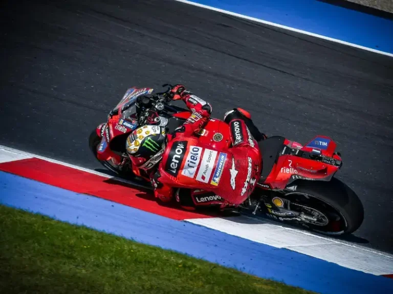 A motorversenyzés művészete és tudománya: Mitől egyedülálló a Marc Márquez stílusa?